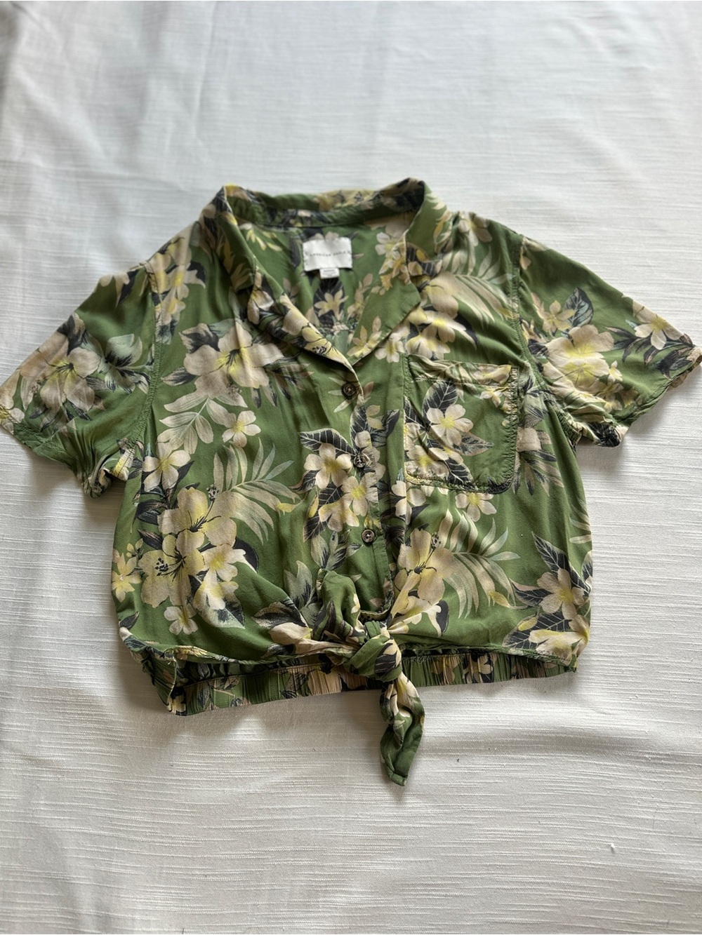 AEO Aloha Floral Tie-Front Crop Camp Shirt | M